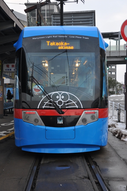万葉線の ドラえもん 電車 富山県高岡市 富山県 高岡市 福岡町から元気発信 万葉線の ドラえもん 電車 富山県高岡市 富山県 高岡市 福岡町から元気発信