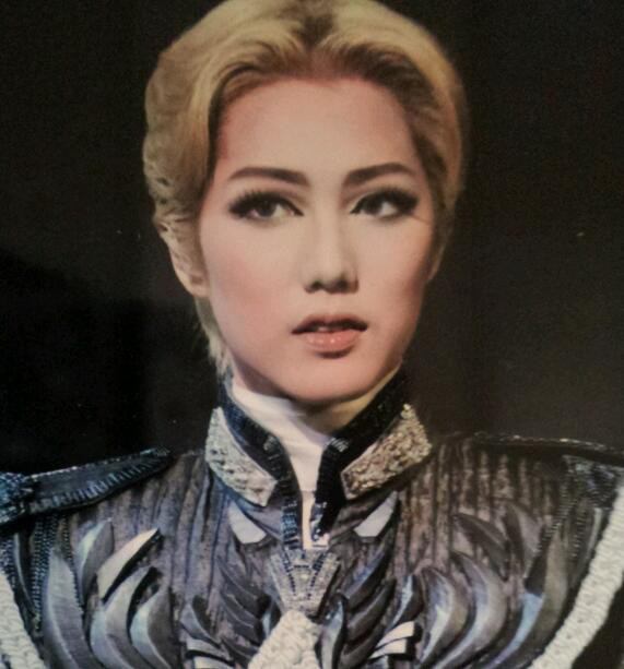 七海ひろきさん 毎日がクリスマス