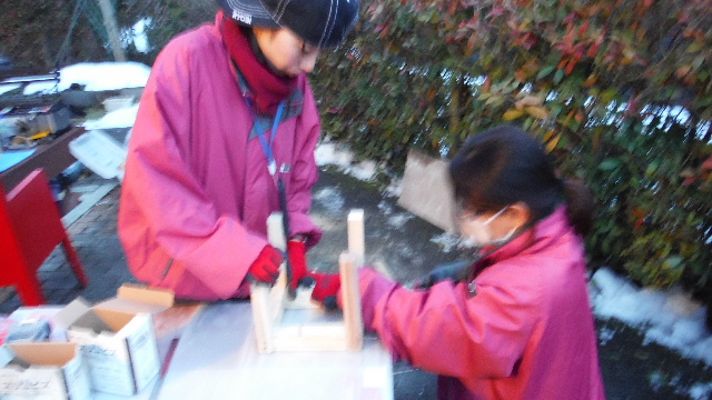 木工女子部とコンクリートガラ処分 他_f0031037_2156552.jpg
