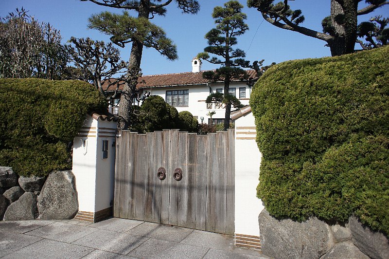再び近江岸邸へ_c0094541_1358923.jpg
