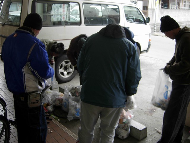 2/15 二日町の地域清掃活動を行いました_b0245781_11332459.jpg