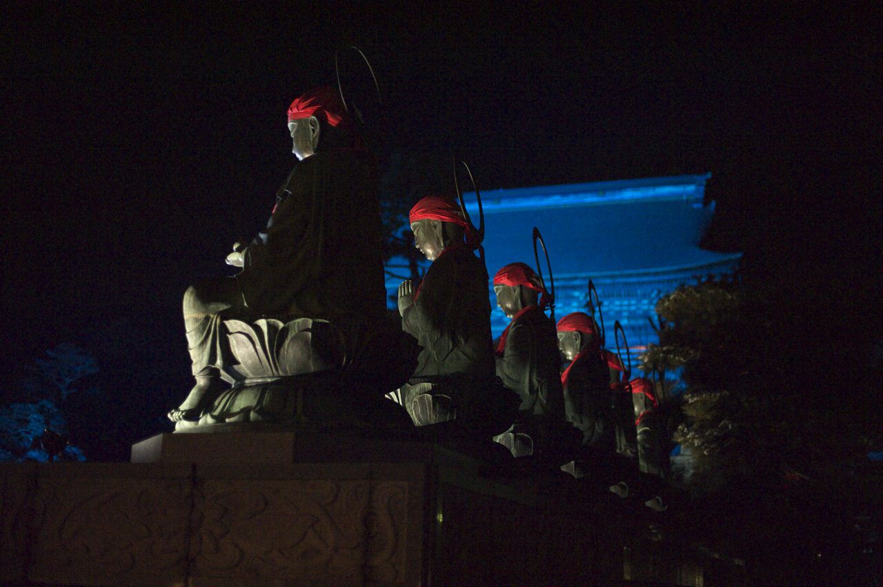 長野灯明祭り（２）　青の山門　善光寺　_d0239781_174339100.jpg