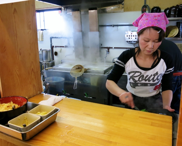 讃岐うどん・こんぴら街道本店_b0083801_030348.jpg