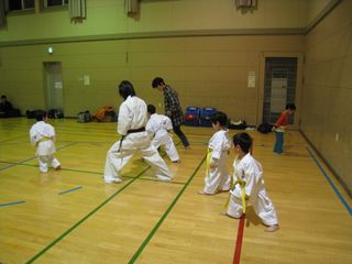 西町教室 今日も新しい仲間!_c0118332_23355576.jpg