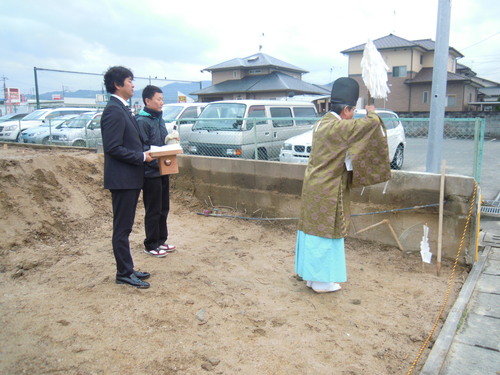 宇美町にて地鎮祭♪_c0079640_0312550.jpg