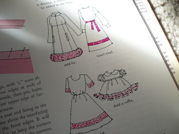 ピンクが可愛いvintage sewing book＠ラスベガス_e0183383_1765438.jpg