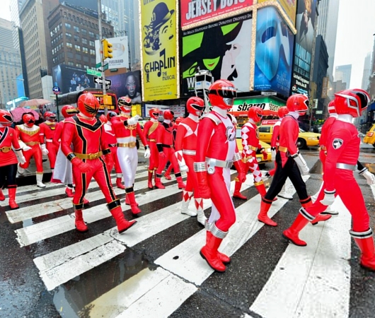 スーパー戦隊ヒーローのレッドがみんなでニューヨークに記念旅行_b0007805_2255861.jpg
