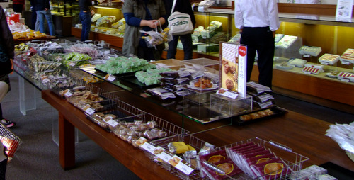 「北海道2012 ぱてぃすりーあいアイと六花亭 スイーツ」_a0000029_238431.jpg