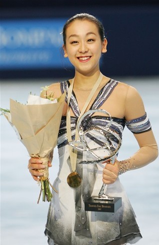 浅田真央　エリック・ボンパール杯 2007　動画_c0206758_15541326.jpg