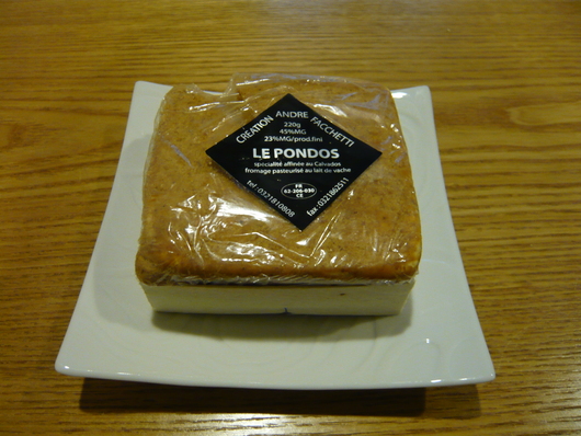 ラクオーレさんからのチーズ。_e0237660_19371357.jpg