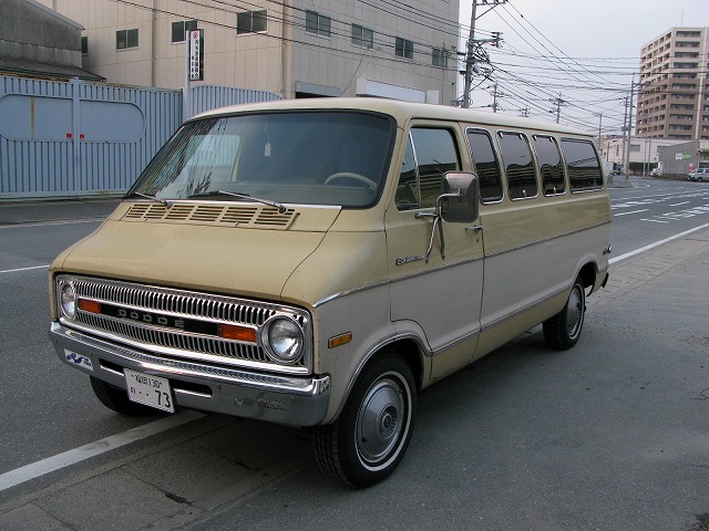 1973 DODGE VAN_a0110720_1811117.jpg