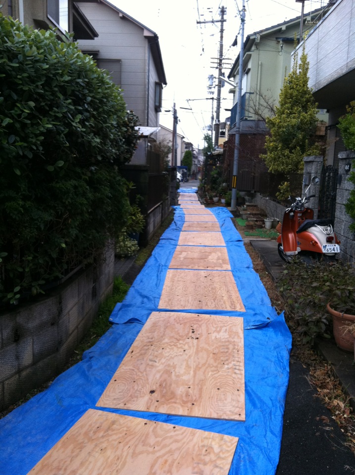 前面道路_a0113755_1143295.jpg