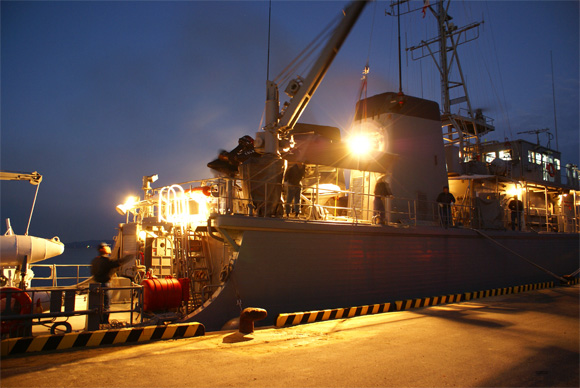 『平成25年度機雷戦訓練』（八代海）第4日「夜明け出港・夕陽・不知火海星団」（速報）_e0150566_0303445.jpg