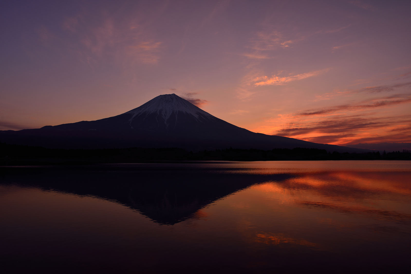 『田貫湖の夜明け・遷りゆく雲』_b0244602_2263419.jpg