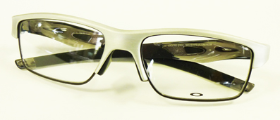 全ての度付きユーザーに新たな可能性を導き出すOAKLEY CROSSLINK SWITCH(クロスリンク スイッチ)発売開始!_c0003493_1138477.jpg