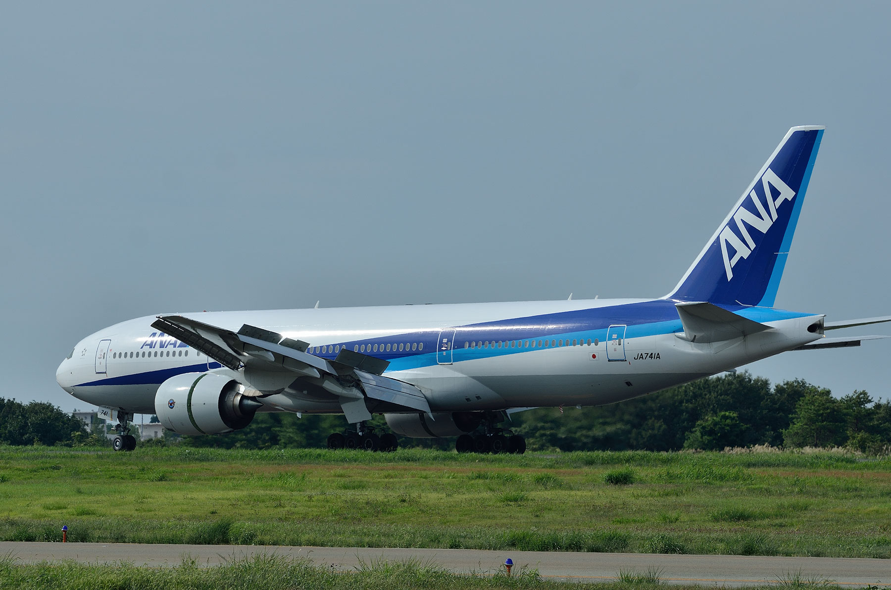 BOEING 777-200ER / JA741A : SKY LOUNGE GARDEN -transporter side-