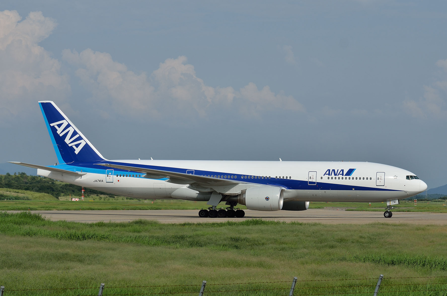 BOEING 777-200ER / JA741A : SKY LOUNGE GARDEN -transporter side- BOEING 777-200ER / JA741A : SKY LOUNGE GARDEN -transporter side-