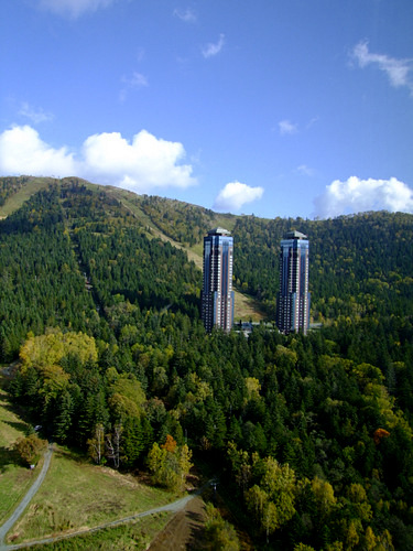 「北海道2012　星野リゾート トマム　水の教会に野生の鹿現る」_a0000029_1521202.jpg