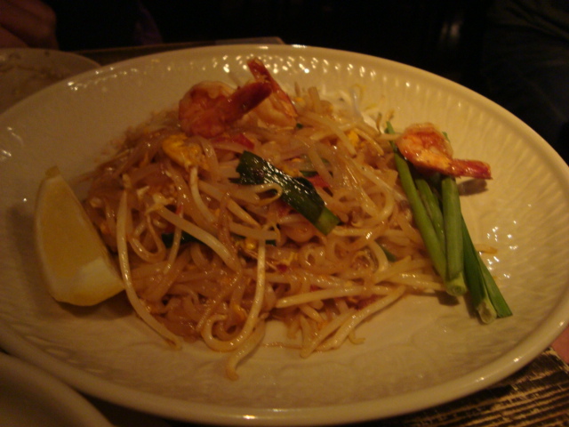 下北沢「本格タイ家庭料理 エラワン」へ行く。_f0232060_012823.jpg