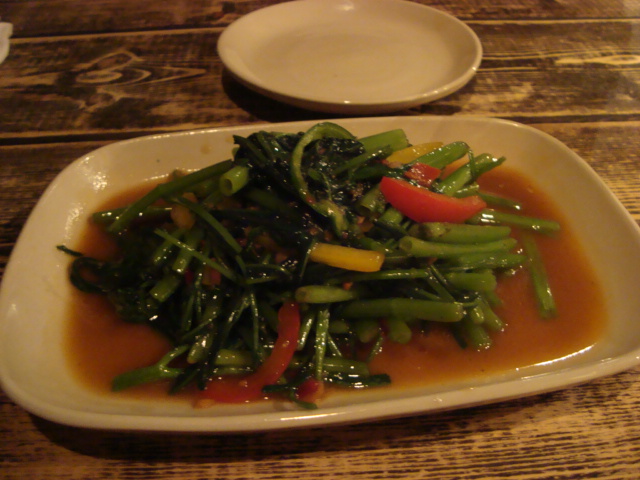 下北沢「本格タイ家庭料理 エラワン」へ行く。_f0232060_063939.jpg
