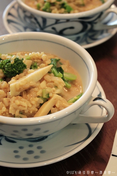 菜の花と筍の雑穀玄米リゾット 和風カレークリーム仕立て スパイスと薬膳と