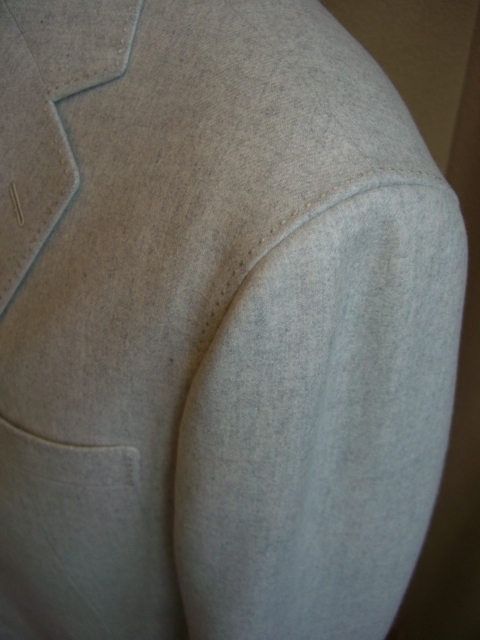 軽快でスタイリッシュ、Loro Pianaのジャケット!_c0168223_16584538.jpg