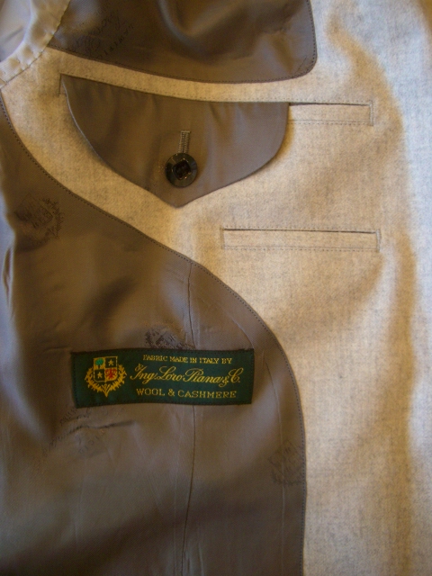 軽快でスタイリッシュ、Loro Pianaのジャケット!_c0168223_1659316.jpg