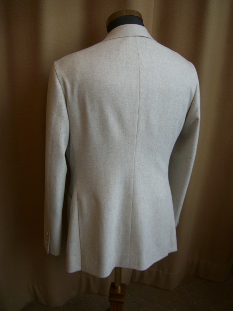 軽快でスタイリッシュ、Loro Pianaのジャケット!_c0168223_16595552.jpg