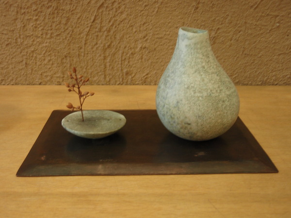 打田翠さんの花入れに_b0132442_202392.jpg