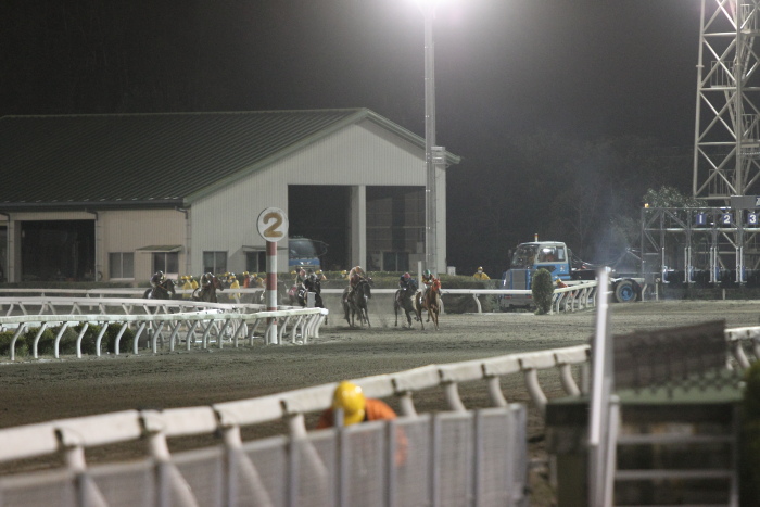 倉兼育康騎手、地方通算勝利1500勝達成！！_a0077663_8561416.jpg