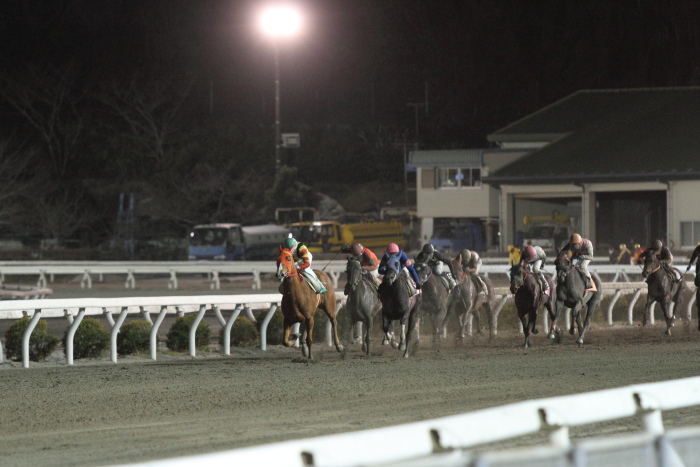 倉兼育康騎手、地方通算勝利1500勝達成！！_a0077663_8561720.jpg