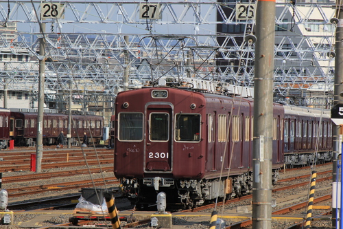 阪急9009F 車庫内にて_d0202264_1142517.jpg