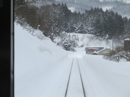 陸羽西線からの車窓風景（１）_c0075701_2214935.jpg