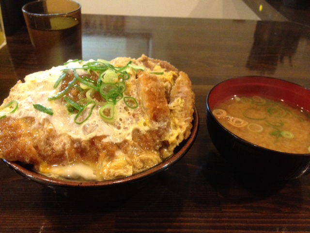 関西グルメ情報局　＃０２　:　かつ丼 吉兵衛_a0255446_20581450.jpg