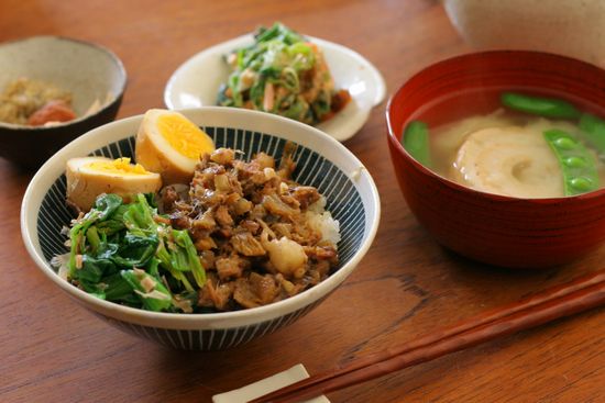 内田真美さんレシピより、魯肉飯（ルーローハン）！ _d0144092_18452332.jpg