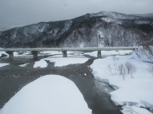 陸羽西線からの車窓風景（３）_c0075701_7471372.jpg