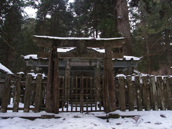 冬の高野山奥之院参道を歩く_d0116009_1381416.jpg