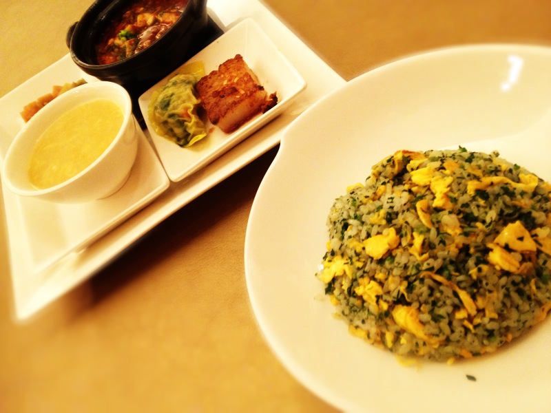 ◆伝統の味わい　～銀座天厨菜館「ホウレン草チャーハン」_b0008655_1449745.jpg