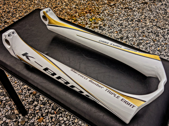 V-10 CARBON musical V_b0049658_18401748.jpg