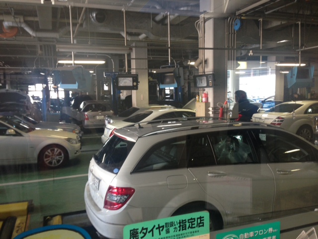 ヤナセとアウディにパーツの引取り_b0127002_8582759.jpg