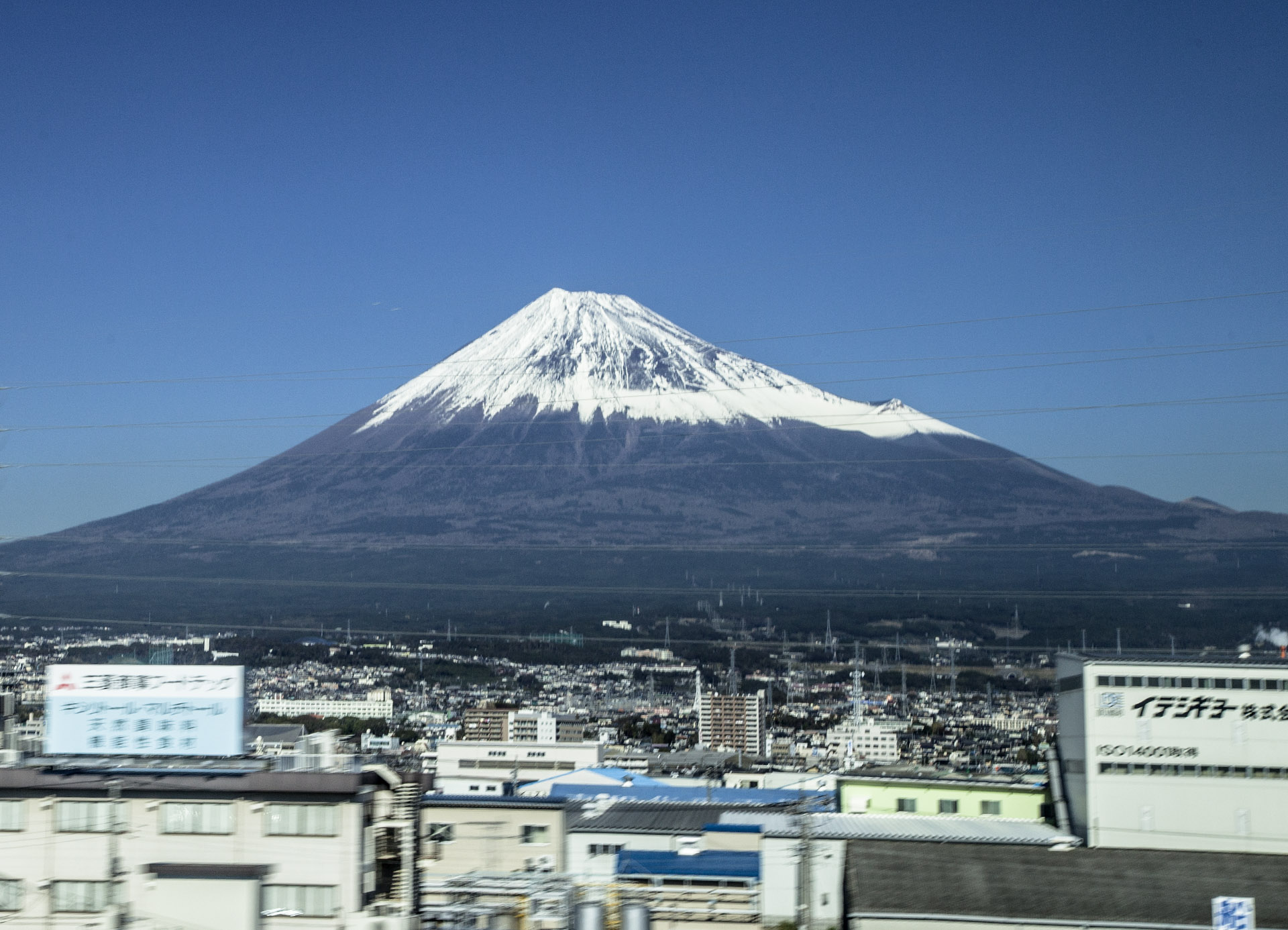 ケアンズ皆既日食帰りの富士山_d0073620_0522748.jpg