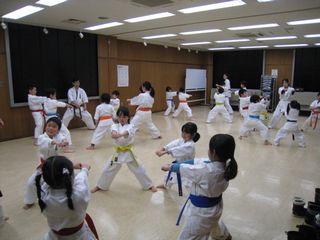 手稲教室 今日も楽しく元気に稽古!_c0118332_23272197.jpg