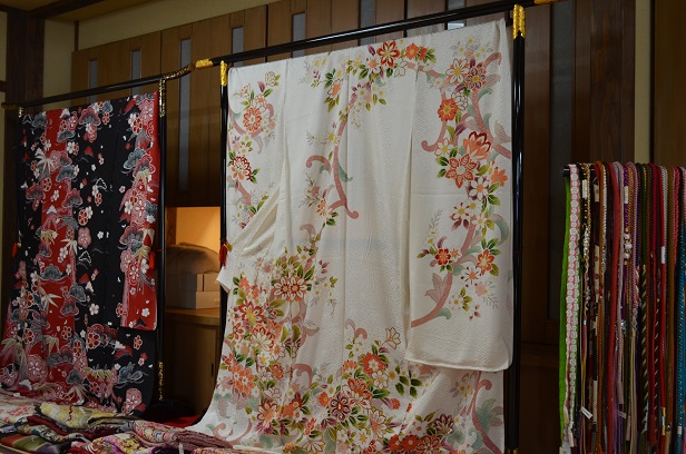 引き続き、、、振袖展^^_d0230676_9523473.jpg