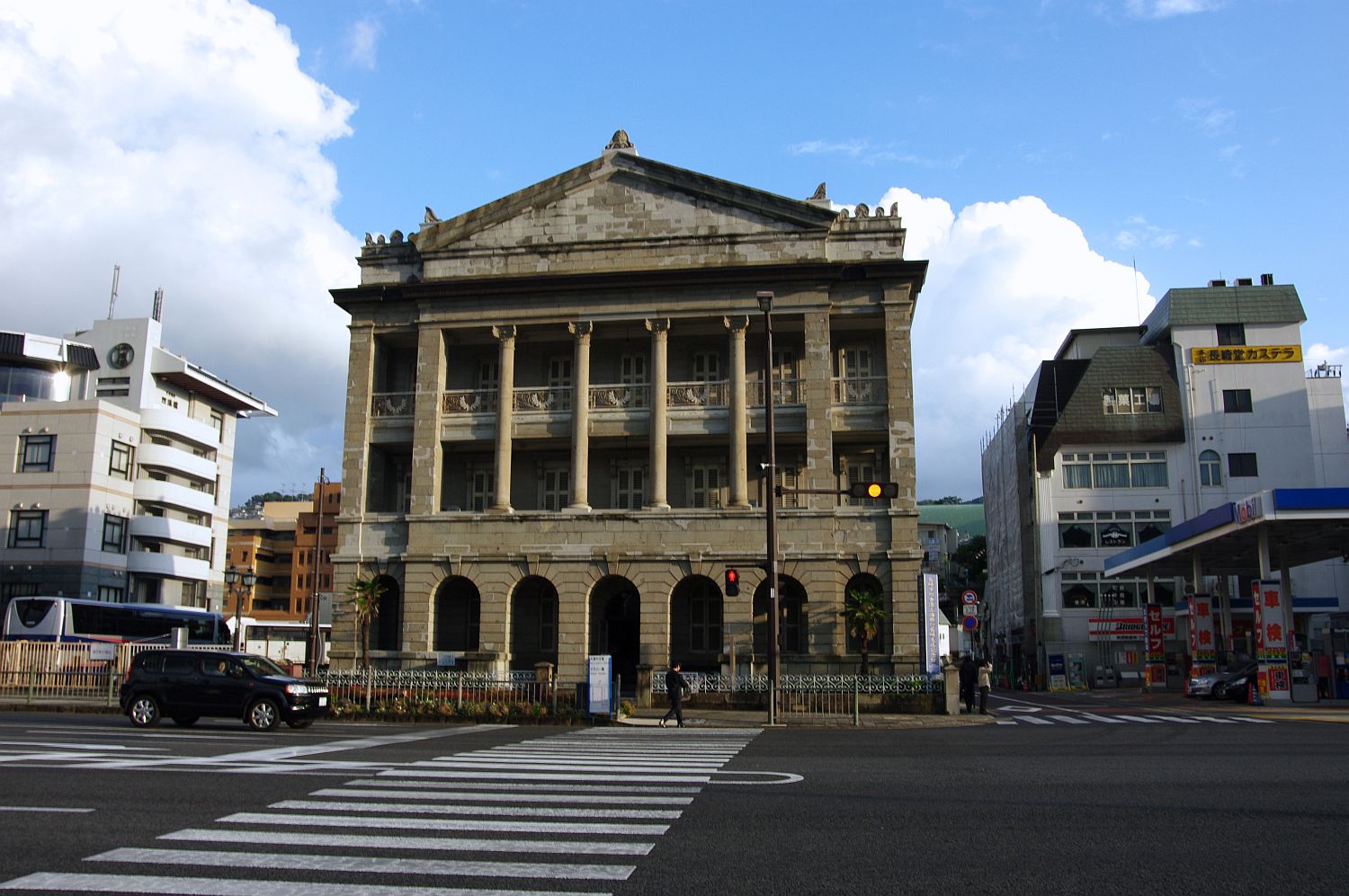 旧香港上海銀行長崎支店 近代文化遺産見学案内所 旧香港上海銀行長崎支店 近代文化遺産見学案内所