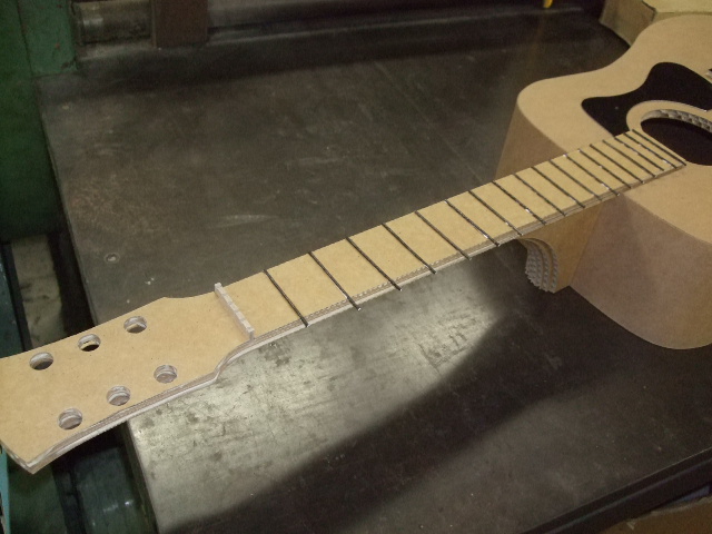 Paper Guitar finish_e0189870_1552985.jpg