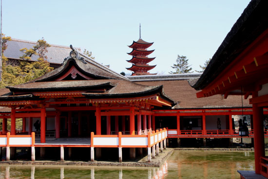 安芸の宮島 厳島神社_e0048413_20545428.jpg