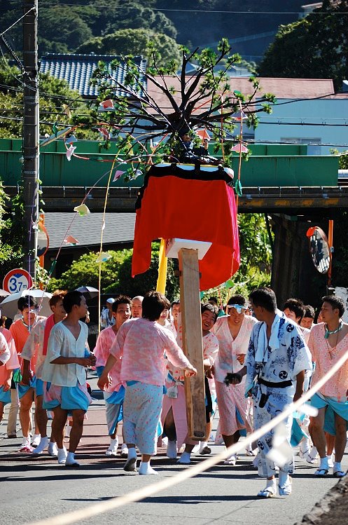 日本人の＜社会人的な心性＞が＜部族人的な心性＞をベースに形成されたこと（５）  _e0030765_1885992.jpg