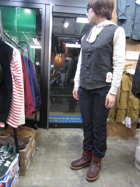 FULL COUNT ・・・ TAPE RED MIDDLE STRAIGHT etc... 本物デニム入荷★_d0152280_20311831.jpg