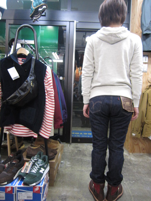 FULL COUNT ・・・ TAPE RED MIDDLE STRAIGHT etc... 本物デニム入荷★_d0152280_2031480.jpg