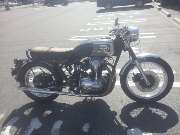 SR400 と DS250 と W650_a0139843_22404787.jpg